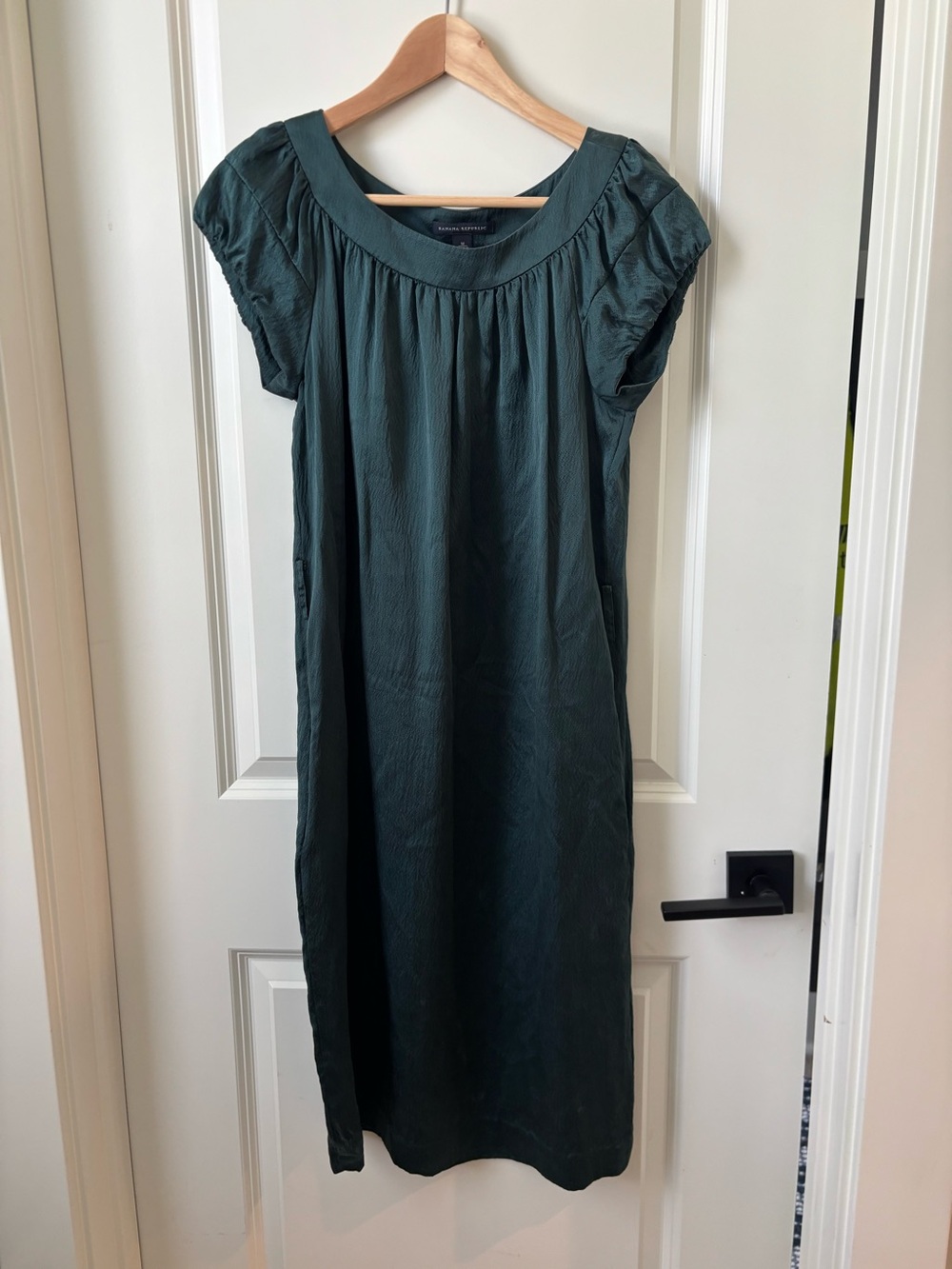Banana Republic Olive-Green Gathered Neck Blouse 100% Silk Medium